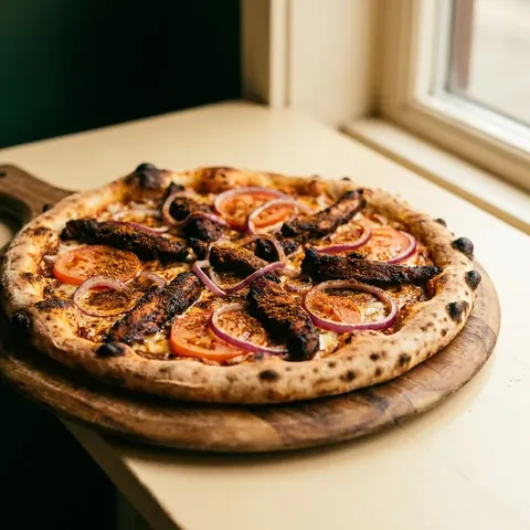 Chicken suya pizza